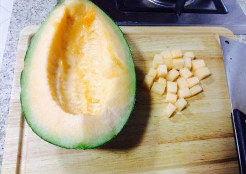 免费吃鸡哈密瓜套装,免费尝鲜！哈密瓜套装带你领略甜蜜滋味